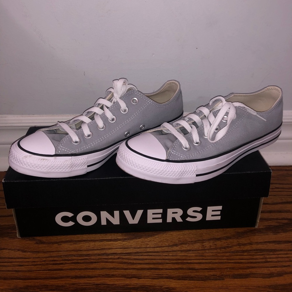 Converse - grey (size 8 womens, or size 6 mens)